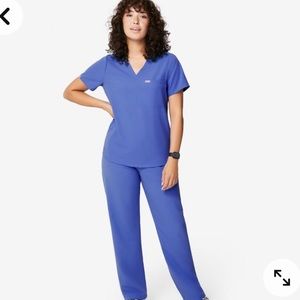 figs scrub top